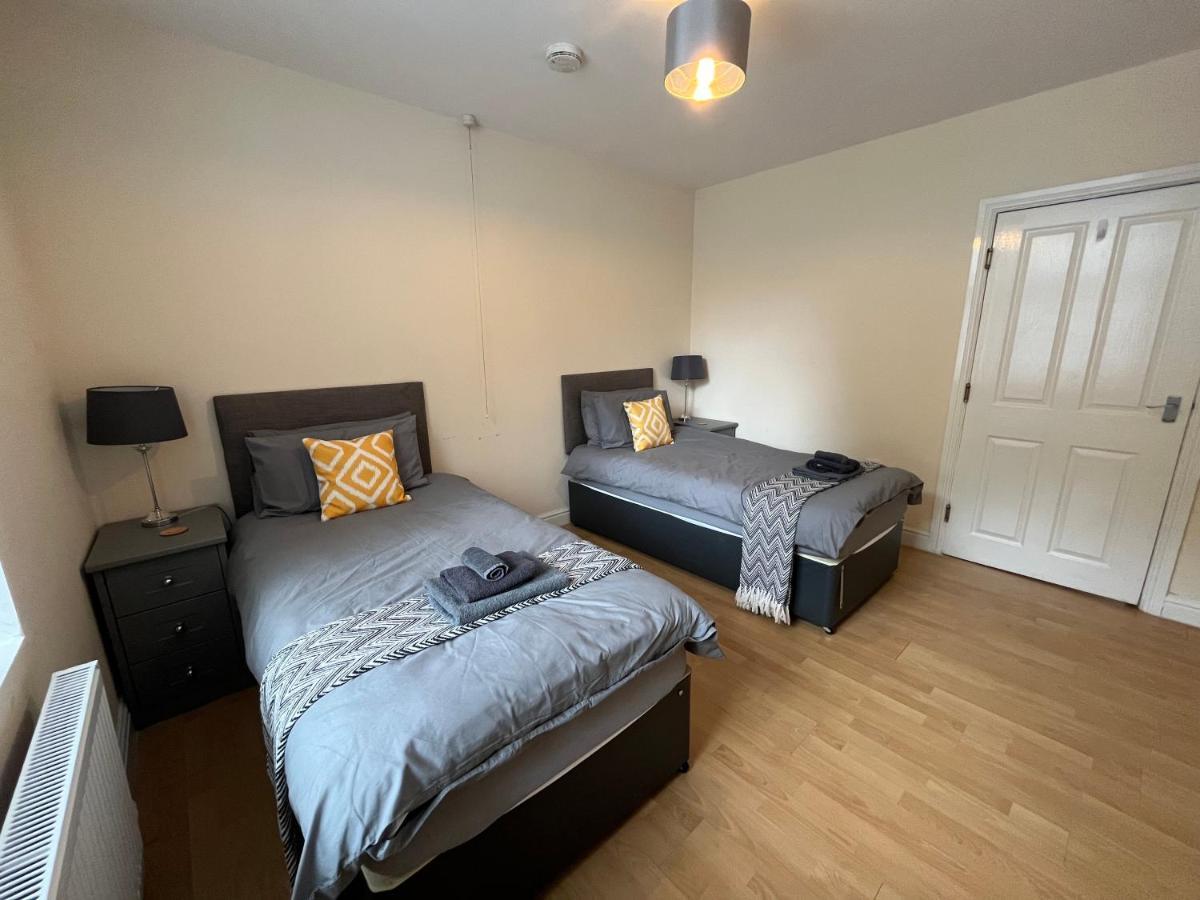 Spacious Ground Floor Suite Comfortably Sleeps Up To Eight Halifax Dış mekan fotoğraf