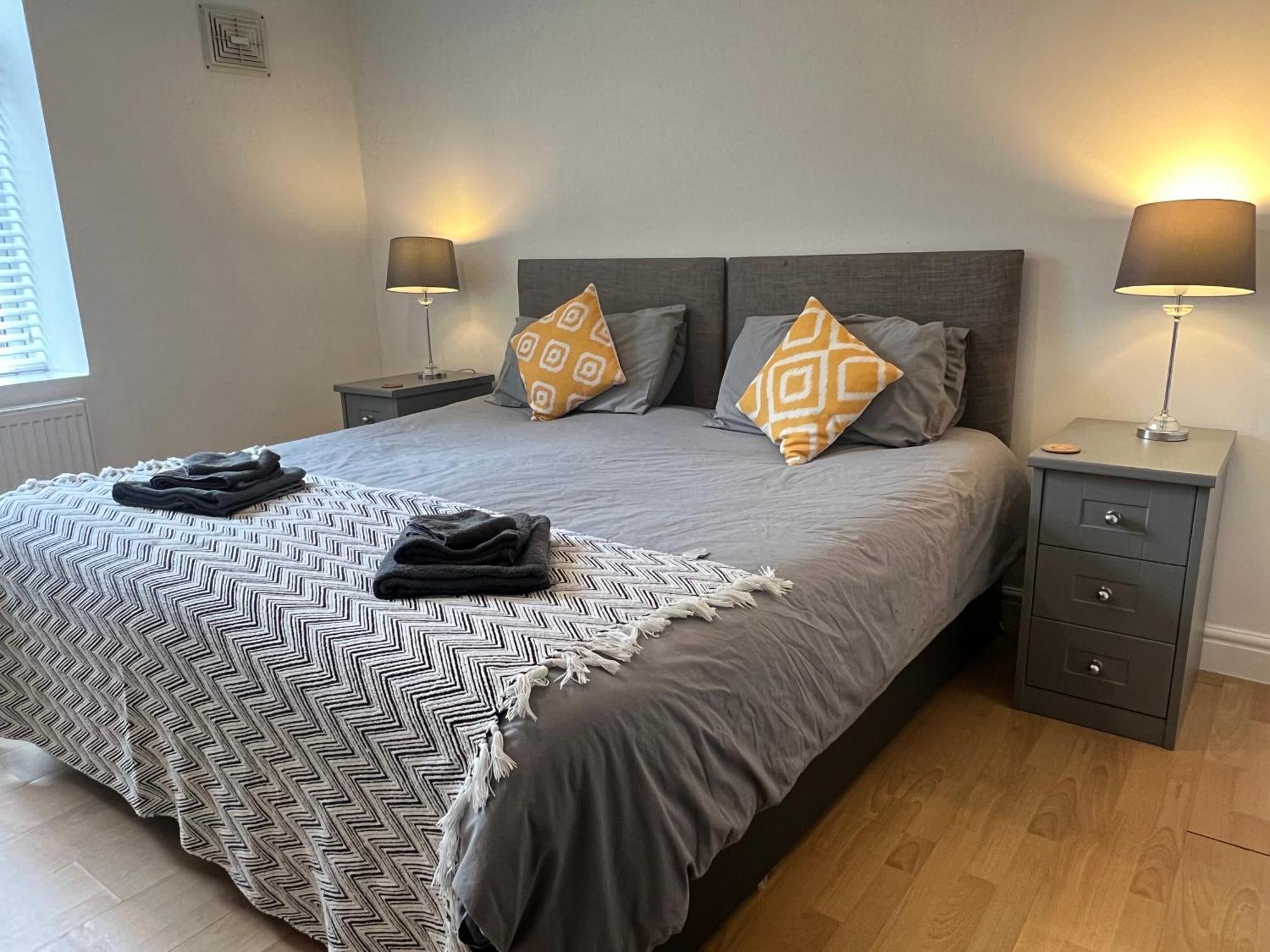 Spacious Ground Floor Suite Comfortably Sleeps Up To Eight Halifax Dış mekan fotoğraf